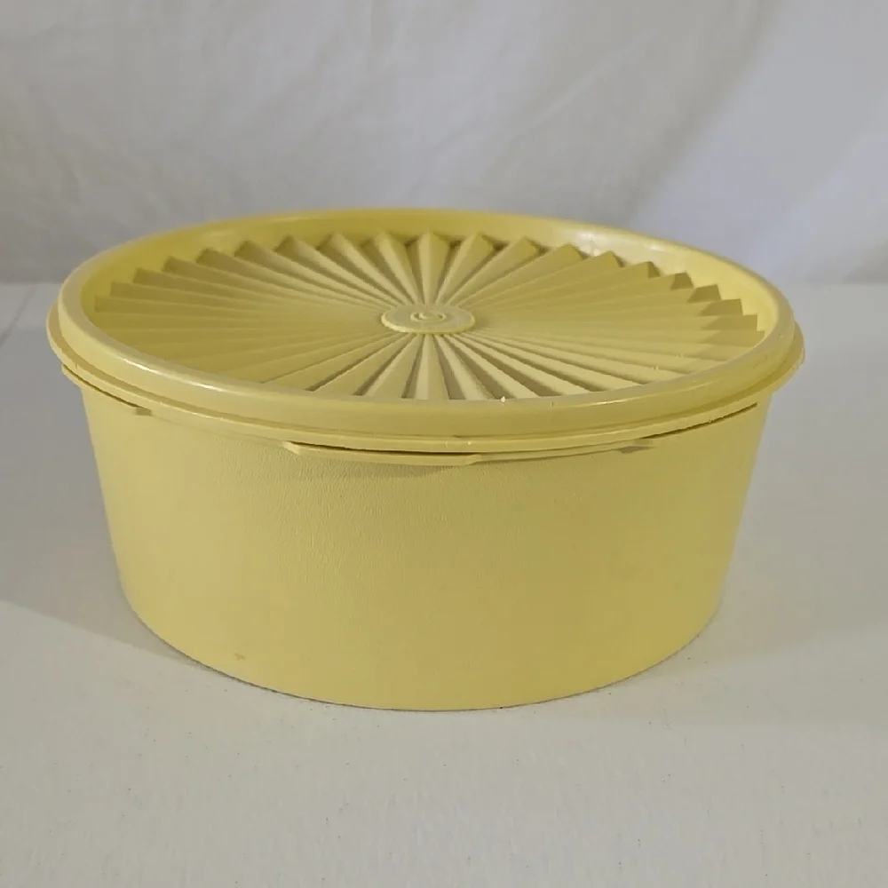 Tupperware Yellow Food Storage Container - Picture 3 of 7